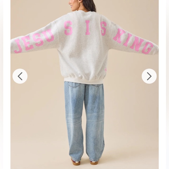 Altar'd State Tops - Jesus is King New with tags crewneck